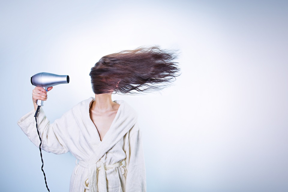Ce qu’il faut savoir sur la chute des cheveux