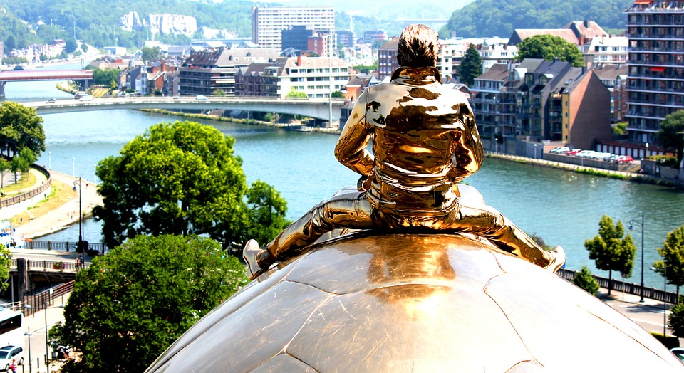 Namur : trésor belge droit devant