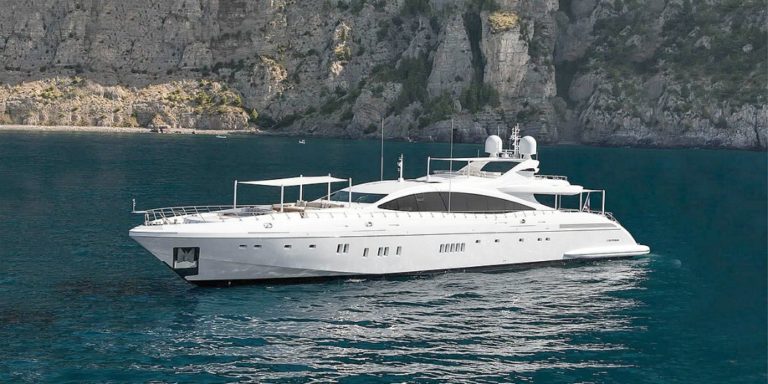 hire-yacht