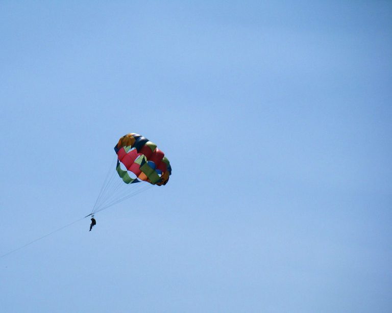 parasailing nice