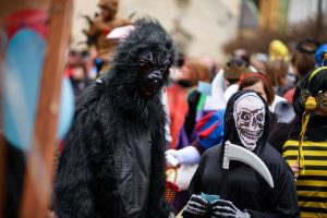 Groupe de personnes au carnaval