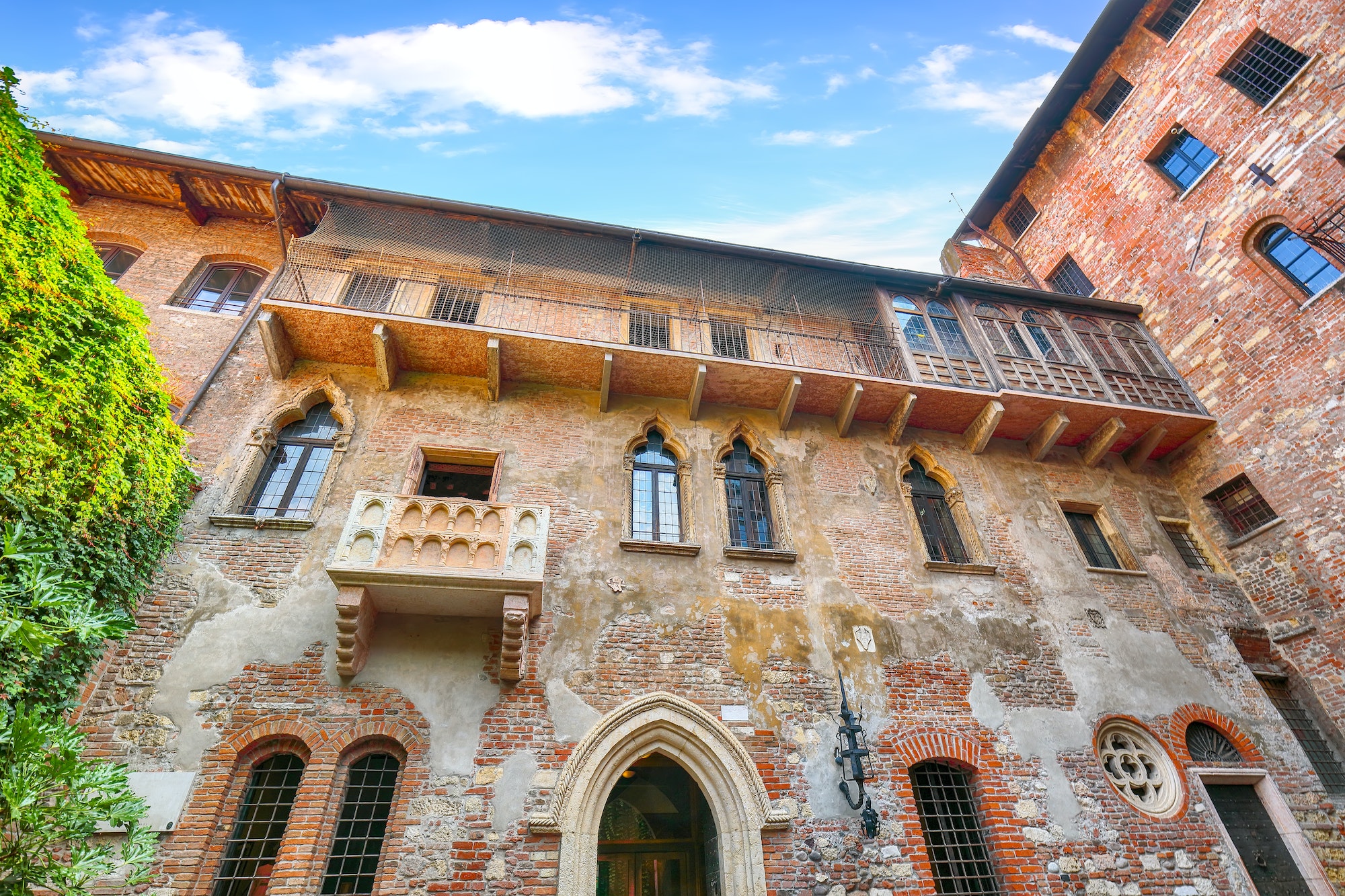 Astonishing Verona cityscape with Patio and balcony of Romeo and Juliet house