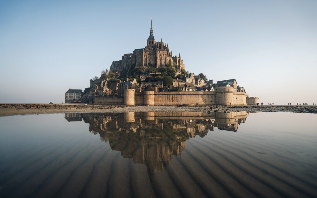 Les châteaux normands célèbres : histoire et architecture
