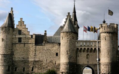 L’architecture médiévale en Normandie : églises et châteaux