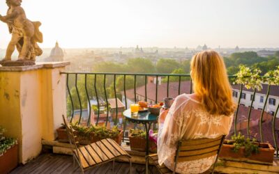 Comment aménager un petit balcon en jardin urbain : astuces pour optimiser l’espace